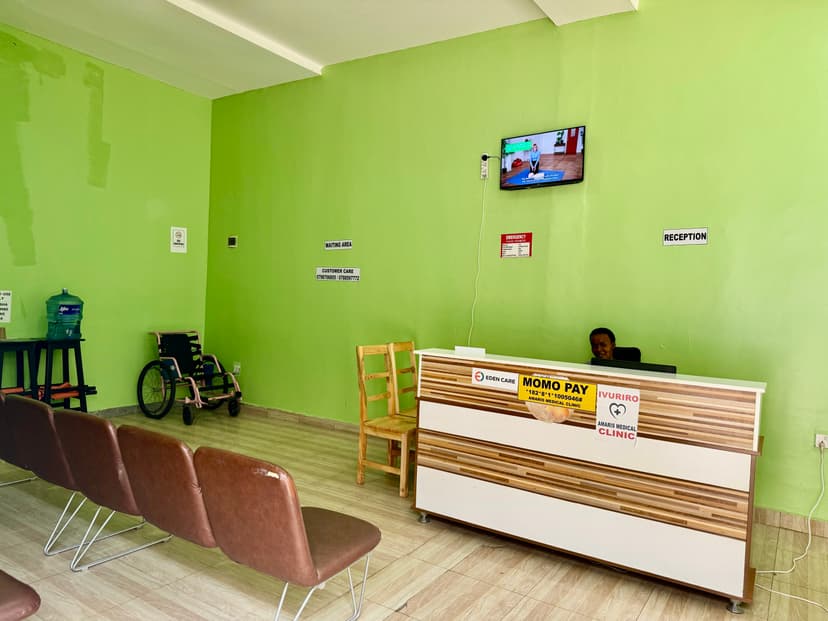 Reception and waiting area at Amaris Medical Clinic